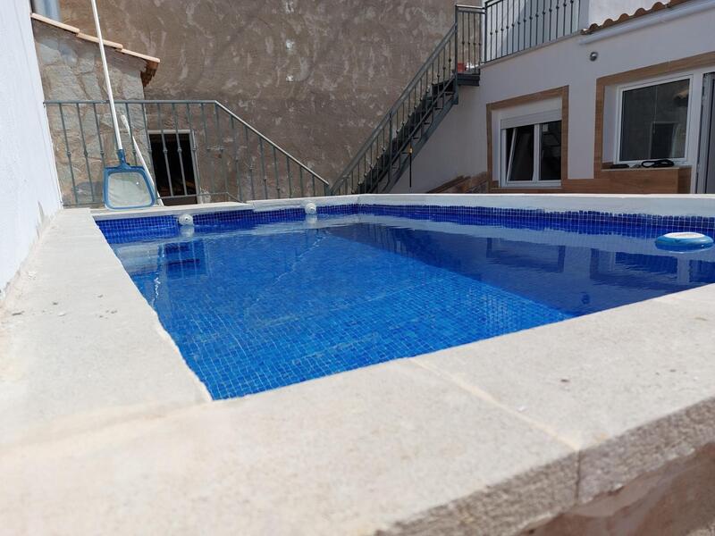 Villa à vendre dans Monóvar, Alicante