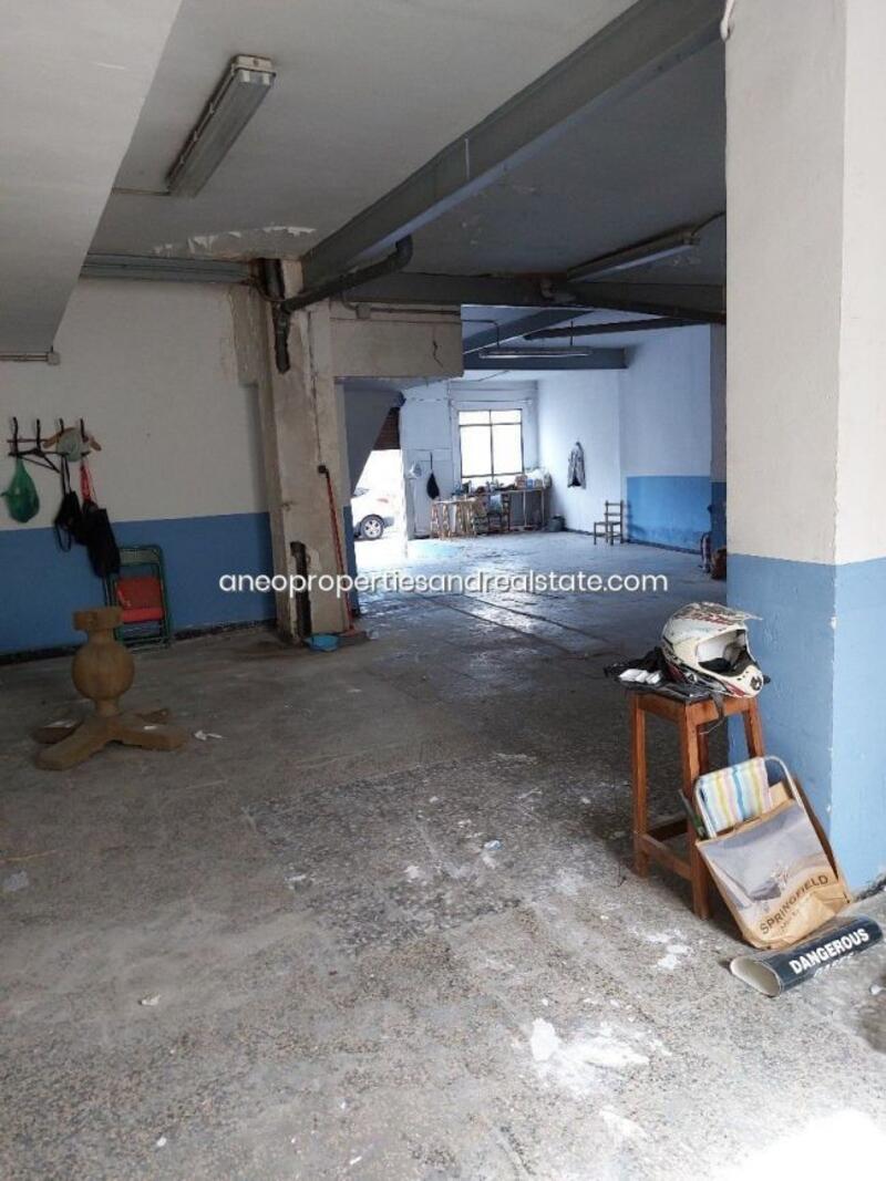 1 Cuarto Local Comercial en venta