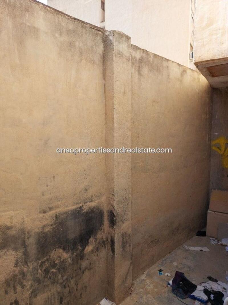 1 Cuarto Local Comercial en venta