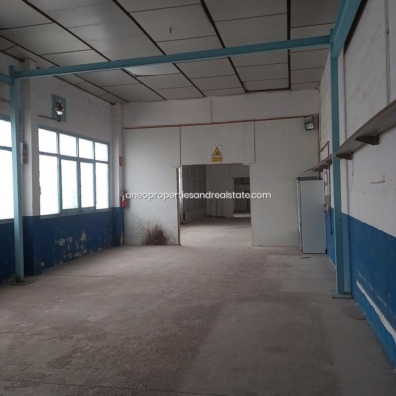 1 bedroom Commercial Property for Long Term Rent