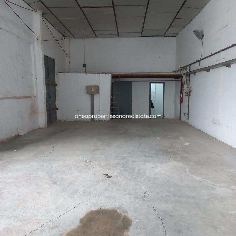 1 bedroom Commercial Property for Long Term Rent