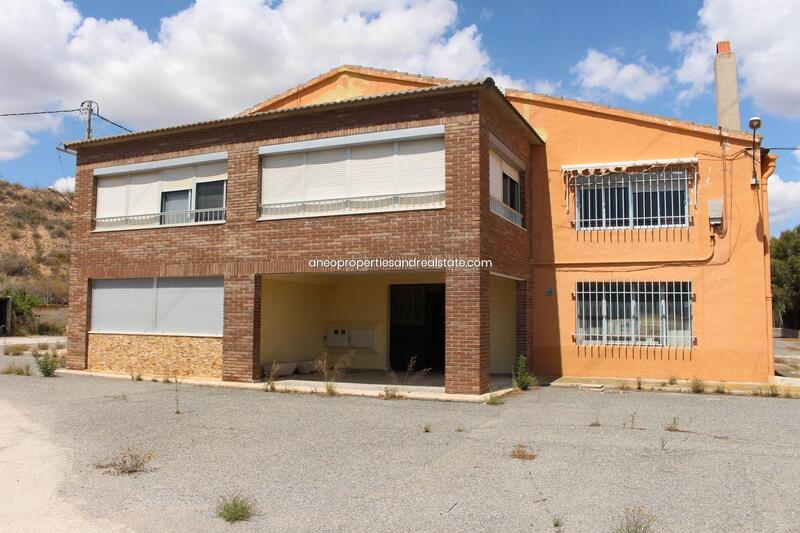 Villa for sale in Monóvar, Alicante