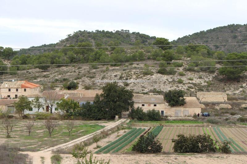 Grundstück zu verkaufen in Monóvar, Alicante