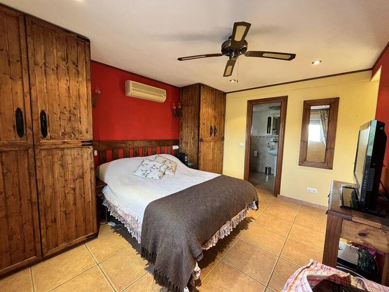 2 Cuarto Casa de Campo en venta