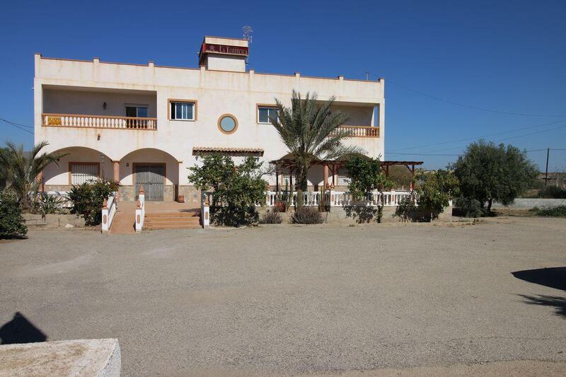 Villa for sale in La Muleria, Almería