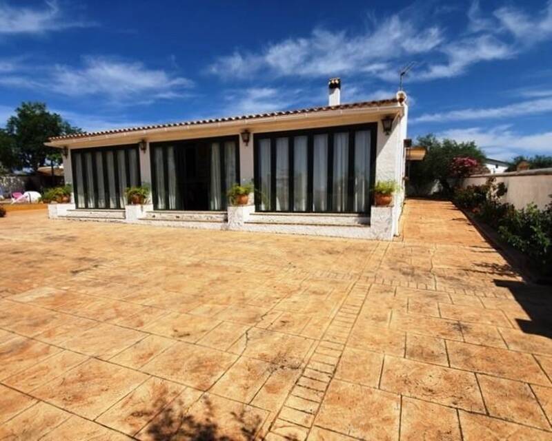 Country House for sale in Gerena, Sevilla