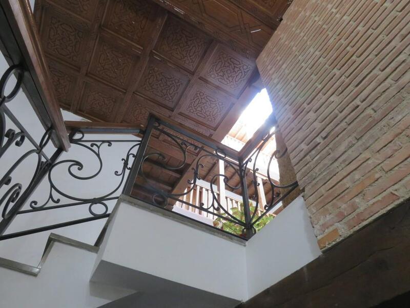 11 bedroom Townhouse for sale