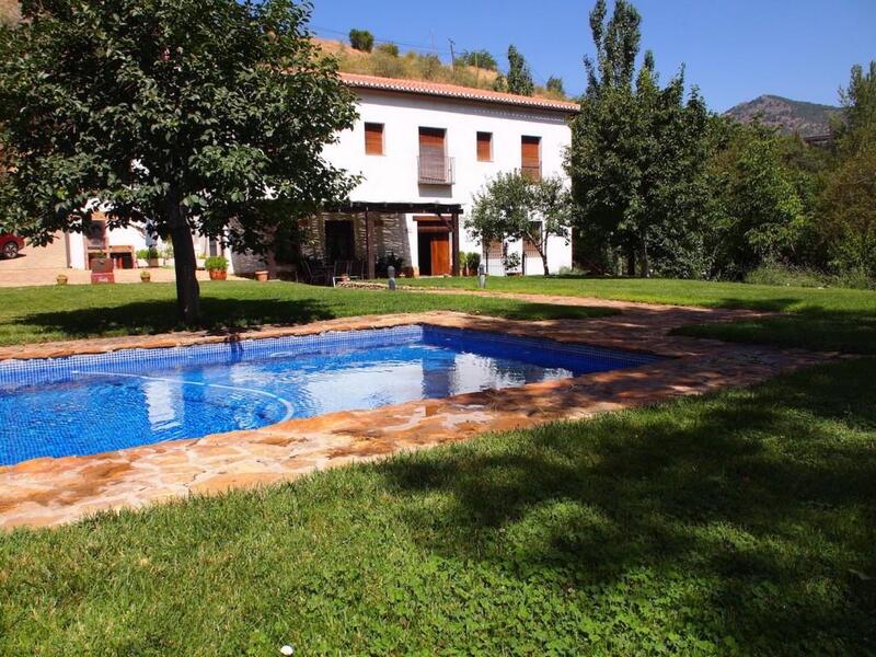 Commercial Property for sale in Huetor de Santillan, Granada