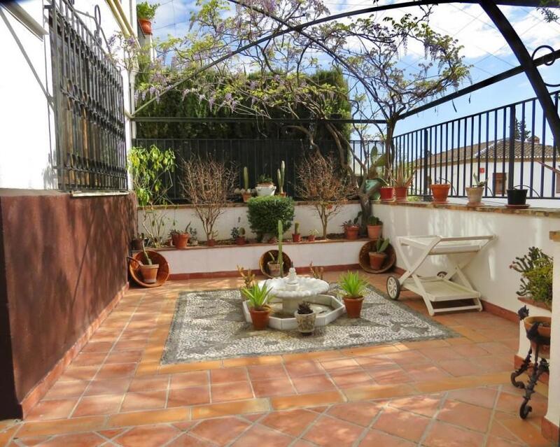 Townhouse for sale in Granada, Granada