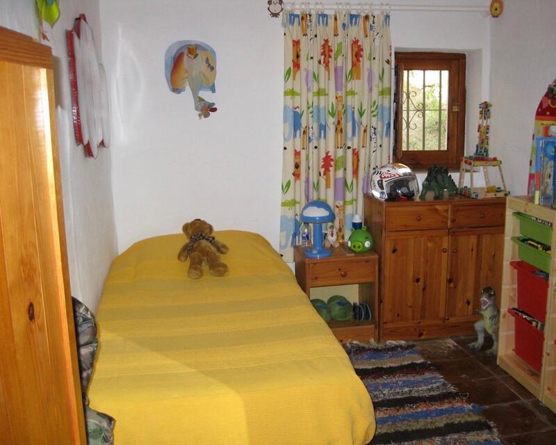 3 спальная комната Деревенский Дом продается
