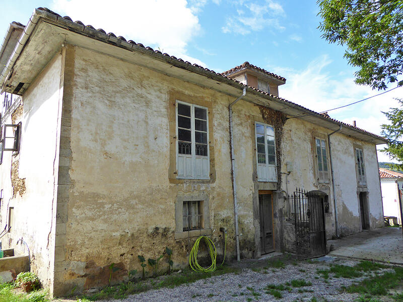 Lantställe till salu i Folgueras (Pravia), Asturias