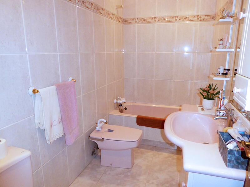 6 Cuarto Adosado en venta
