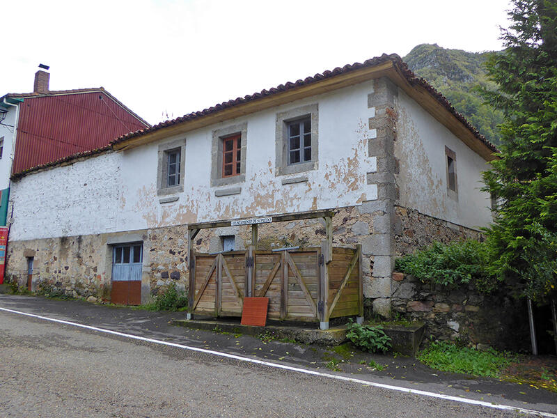Country House for sale in Pola de Somiedo, Asturias