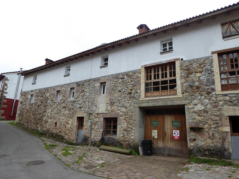 Commercial Property for sale in Pola de Somiedo, Asturias