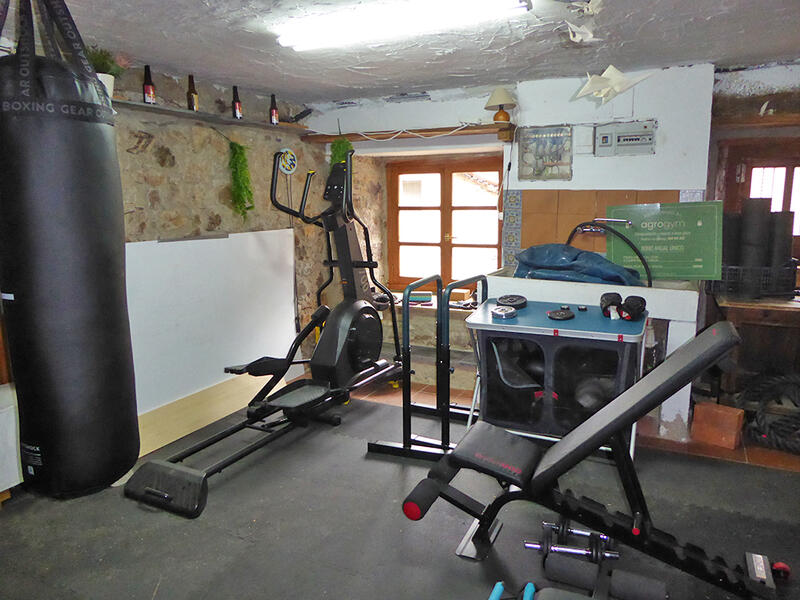 8 chambre Local Commercial à vendre