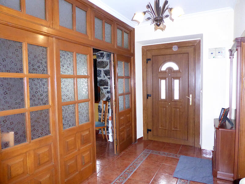 9 bedroom Townhouse for sale
