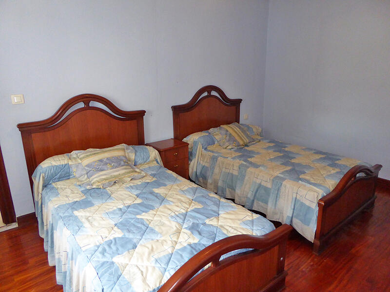 9 bedroom Townhouse for sale