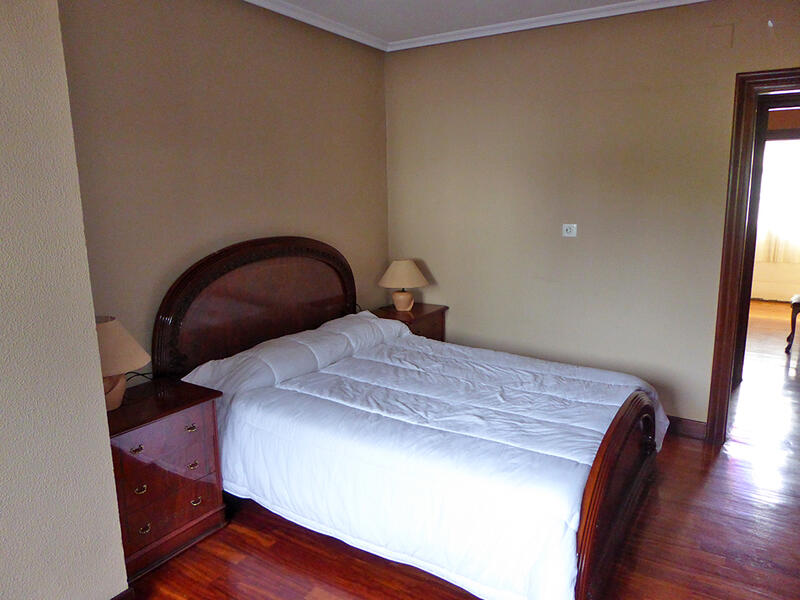 9 bedroom Townhouse for sale