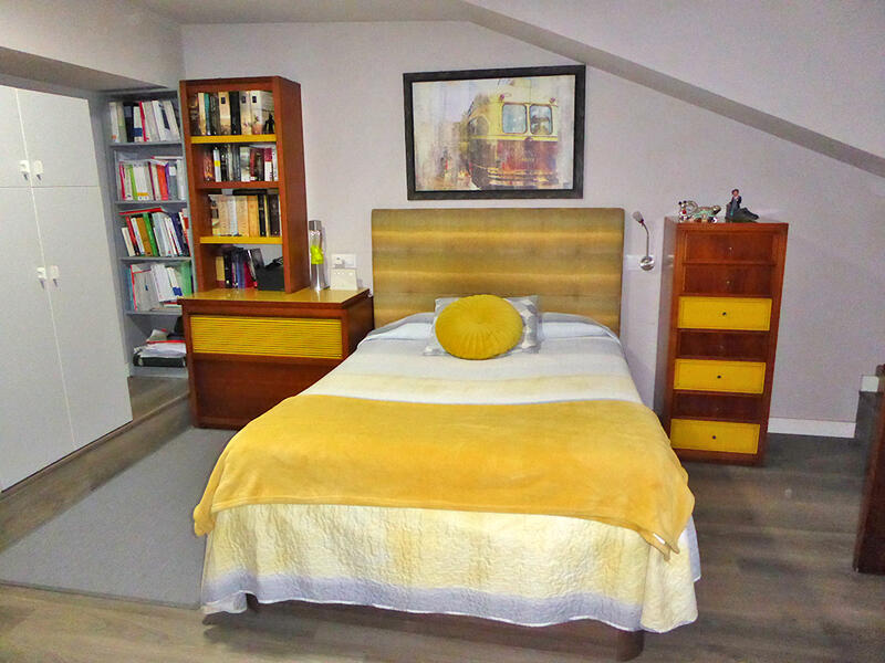 14 chambre Local Commercial à vendre
