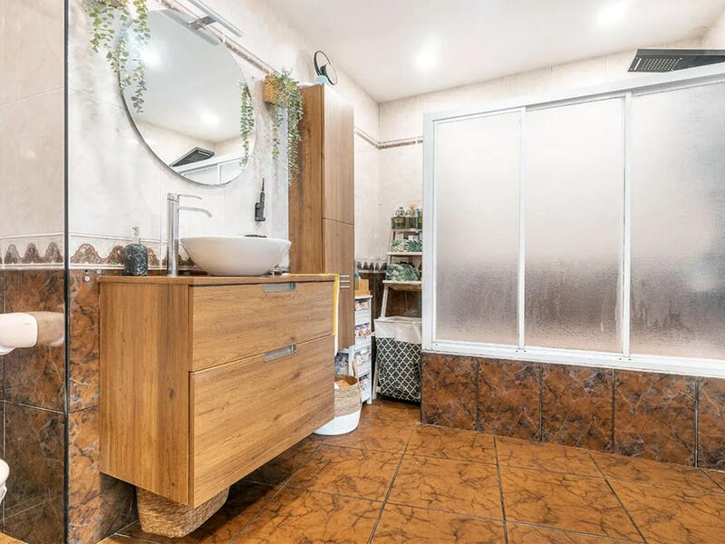 4 bedroom Townhouse for sale