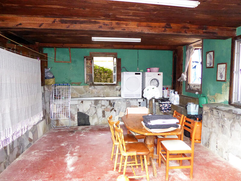 4 bedroom Townhouse for sale