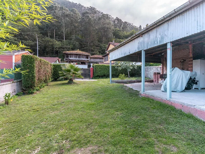 4 bedroom Townhouse for sale