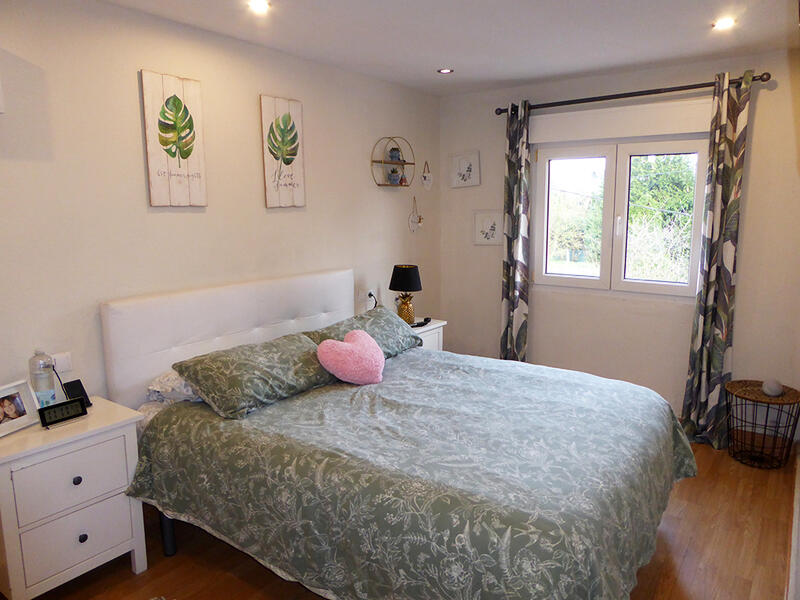 4 bedroom Townhouse for sale