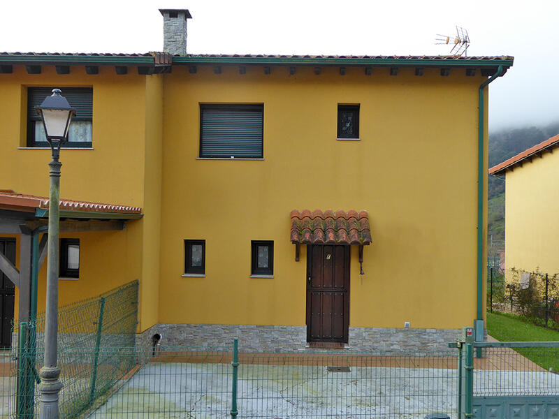 3 slaapkamer Gezinswoning Te koop