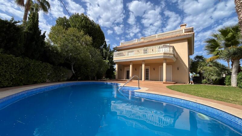 Villa zu verkaufen in Orihuela, Alicante