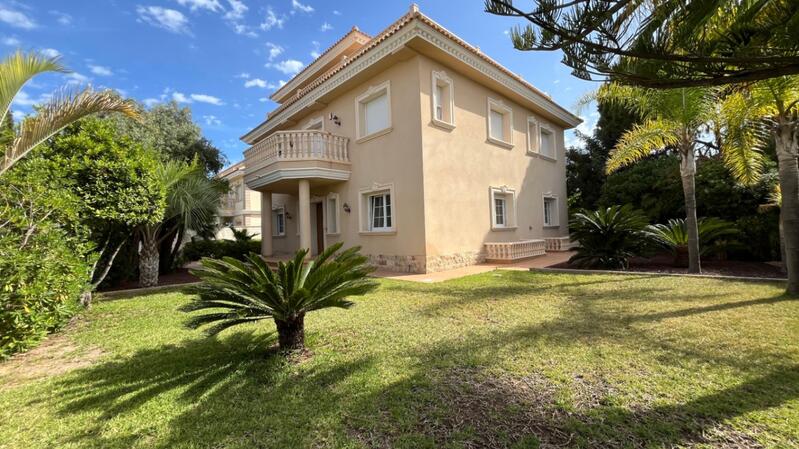 7 Schlafzimmer Villa zu verkaufen