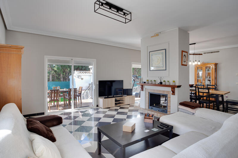 5 Schlafzimmer Villa zu verkaufen 5 Schlafzimmer Villa zu verkaufen