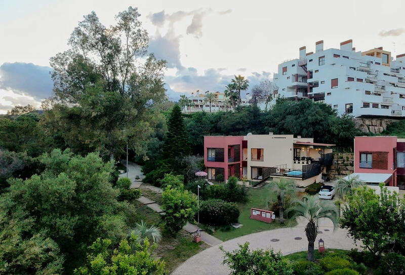 4 soverom Villa til salgs 4 soverom Villa til salgs