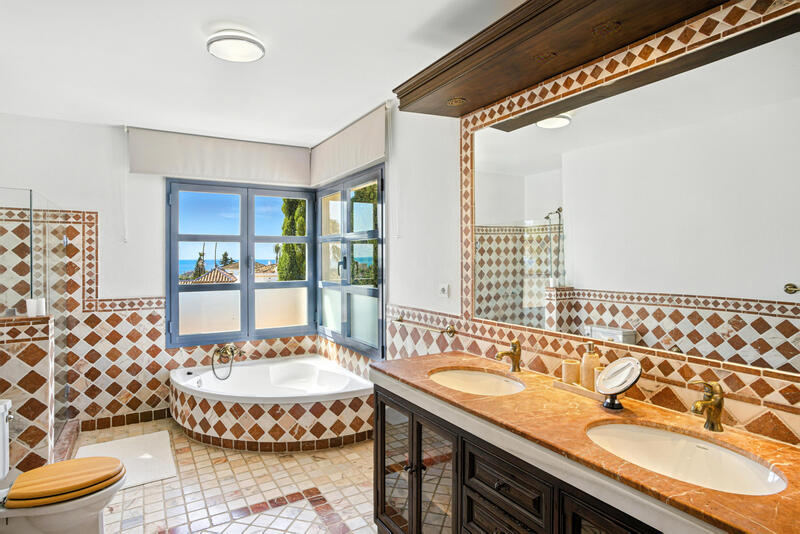 7 Schlafzimmer Villa zu verkaufen 7 Schlafzimmer Villa zu verkaufen