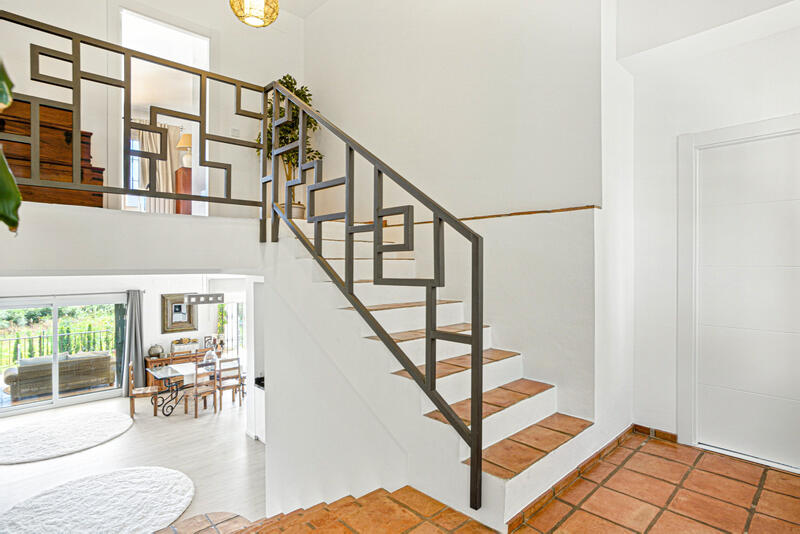 5 Schlafzimmer Villa zu verkaufen 5 Schlafzimmer Villa zu verkaufen