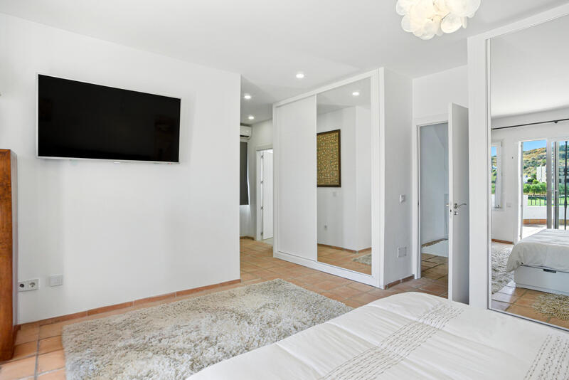 5 Schlafzimmer Villa zu verkaufen 5 Schlafzimmer Villa zu verkaufen