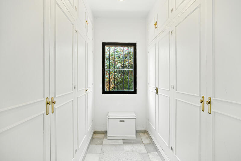 4 Schlafzimmer Villa zu verkaufen 4 Schlafzimmer Villa zu verkaufen