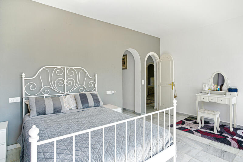 4 Schlafzimmer Villa zu verkaufen 4 Schlafzimmer Villa zu verkaufen