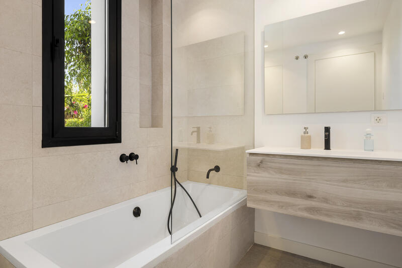 5 Schlafzimmer Villa zu verkaufen 5 Schlafzimmer Villa zu verkaufen