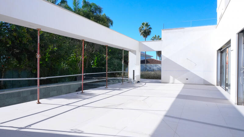 4 спальная комната вилла продается 4 спальная комната вилла продается