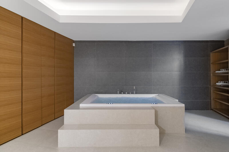 6 bedroom Villa for sale