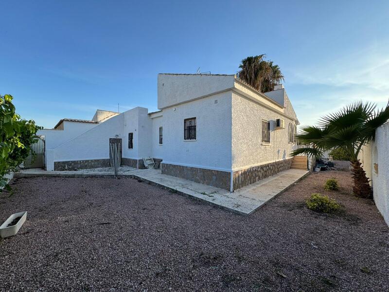 Villa til salg i Torrevieja, Alicante