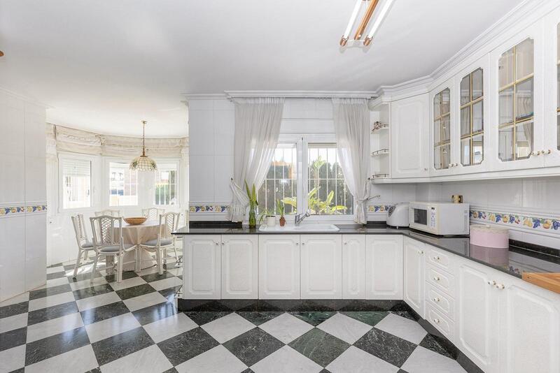 5 slaapkamer Villa Te koop 5 slaapkamer Villa Te koop