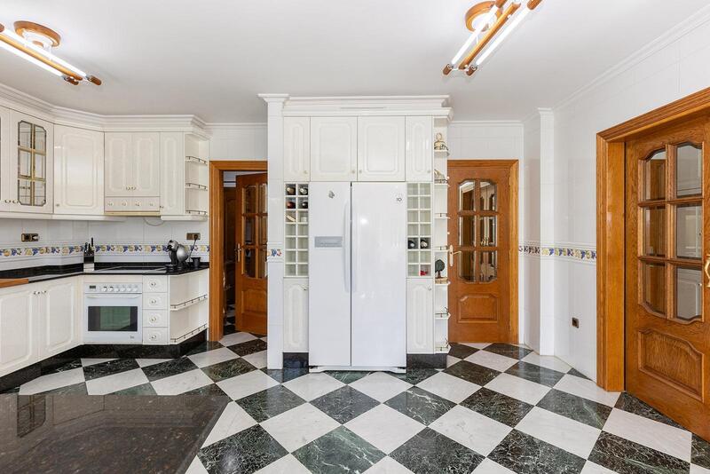 5 slaapkamer Villa Te koop 5 slaapkamer Villa Te koop