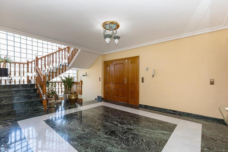 5 slaapkamer Villa Te koop 5 slaapkamer Villa Te koop