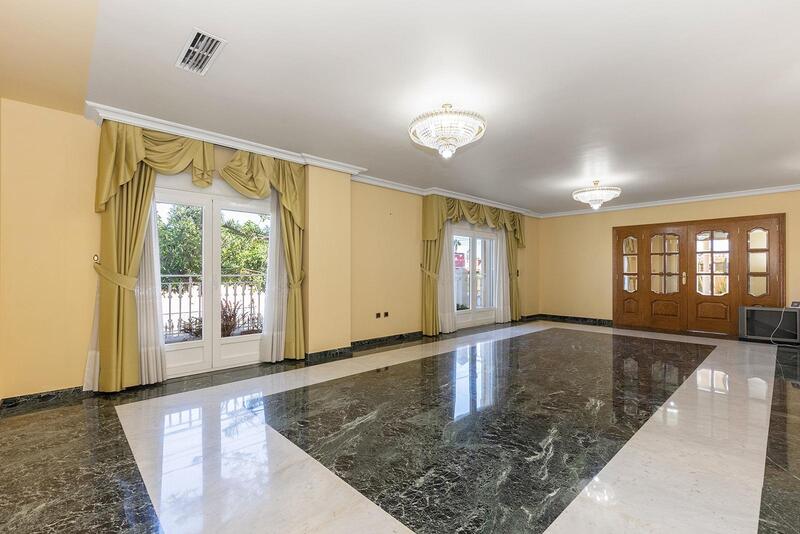 5 slaapkamer Villa Te koop 5 slaapkamer Villa Te koop