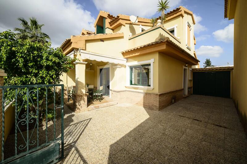 Duplex zu verkaufen in Dehesa de Campoamor, Alicante