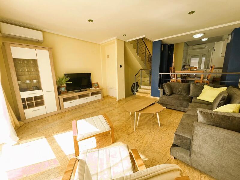 Duplex zu verkaufen in Dehesa de Campoamor, Alicante Duplex zu verkaufen in Dehesa de Campoamor, Alicante