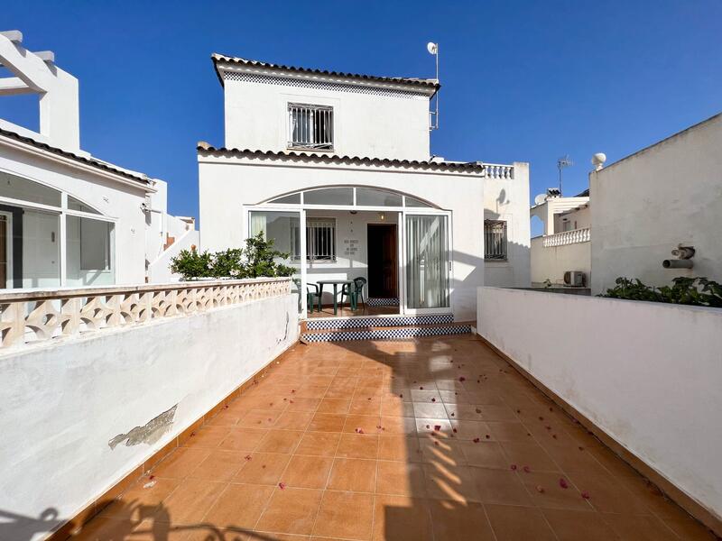 Villa en venta en El Eden, Alicante