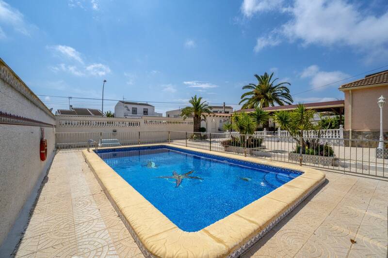 5 bedroom Villa for sale