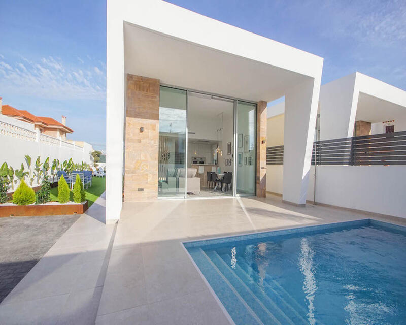 Villa en venta en La Torreta, Alicante